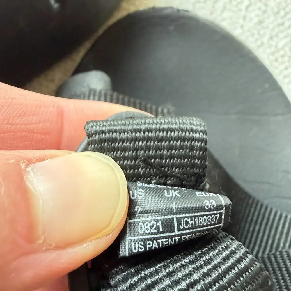 Chaco Kid's Black Chillos Slide Sandals GUC Youth 2